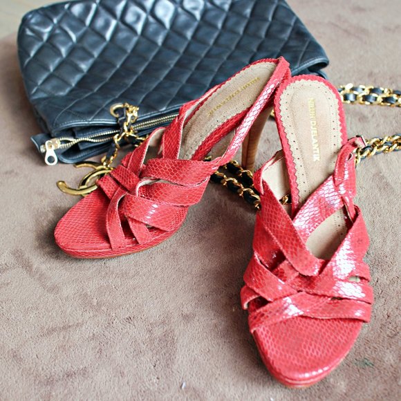 RED PUMP - Picture 10 of 11